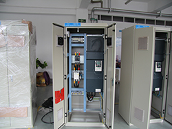 邢臺(tái)電機(jī)車(chē)電控柜.JPG